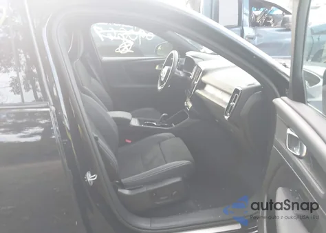 2023 Volvo Xc40 Recharge Pure Electric Twin Plus z USA, uszkodzony, nr VIN YV4ED3UL4P2090667